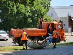 Городские коммунальщики готовят большой Белореченск к празднованию 161- годовщины