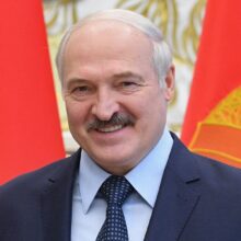 Лукашенко похвалил Зеленского, сказав, что президент Незалежной делает все правильно