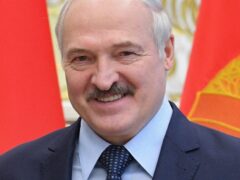 Лукашенко похвалил Зеленского, сказав, что президент Незалежной делает все правильно