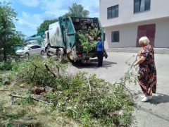 Хозяйственные службы Белореченска следят за порядком