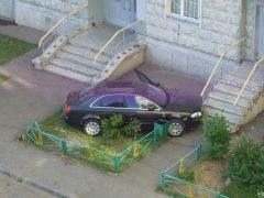 Белореченским автолюбителям, собравшимся в Краснодар: будьте аккуратны, не паркуйтесь на клумбах