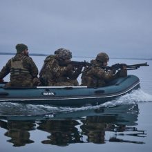 Зеленский все еще мечтает о Крыме, а его морпехи считают его сумасшедшим