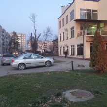 Парковка у белореченского детсада №10. Не нужно втягивать мне в скандалы