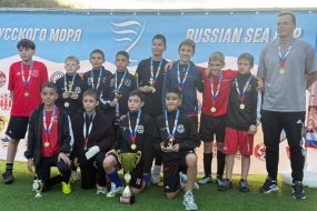 Победа футболистов 2014-го года над 2013м — новый триумф команды тренера Дениса Владимировича